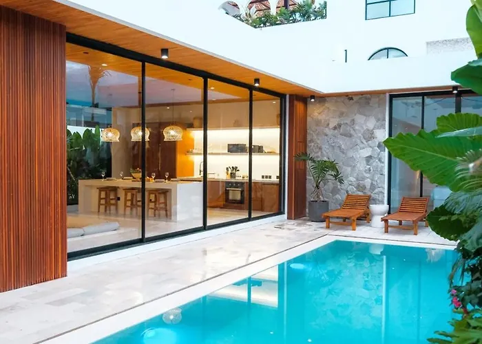 Casa Petak 8 - Tropical Haven Stylish 3br With Pool In Pererenan