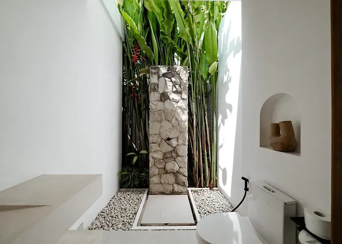 Villa Casa Petak 8 - Tropical Haven Stylish 3br With Pool In Pererenan