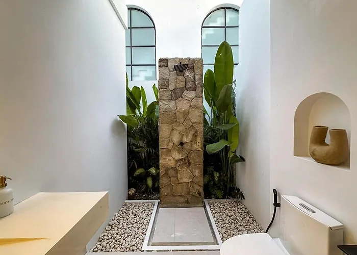 Casa Petak 8 - Tropical Haven Stylish 3br With Pool In Pererenan Villa *