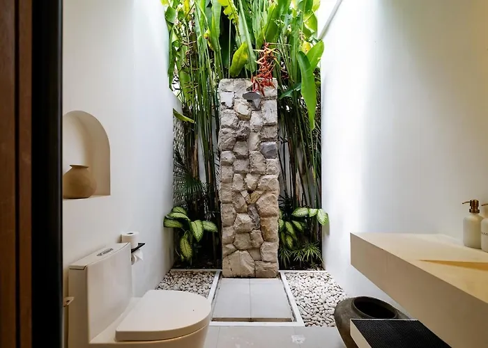 Casa Petak 8 - Tropical Haven Stylish 3br With Pool In Pererenan Villa Canggu (Bali)