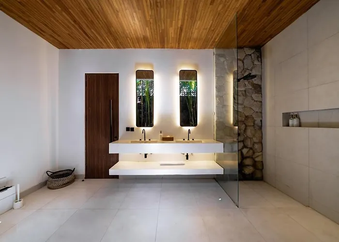 Casa Petak 8 - Tropical Haven Stylish 3br With Pool In Pererenan Canggu (Bali)