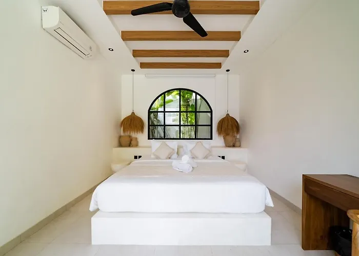 Villa Casa Petak 8 - Tropical Haven Stylish 3br With Pool In Pererenan