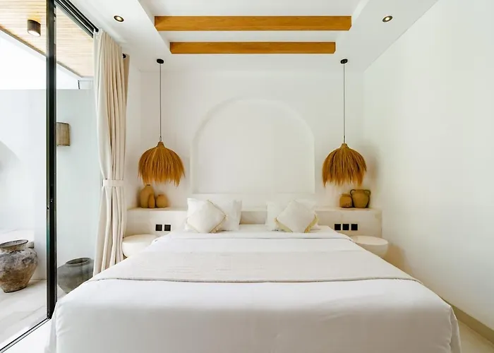 Casa Petak 8 - Tropical Haven Stylish 3br With Pool In Pererenan チャングー