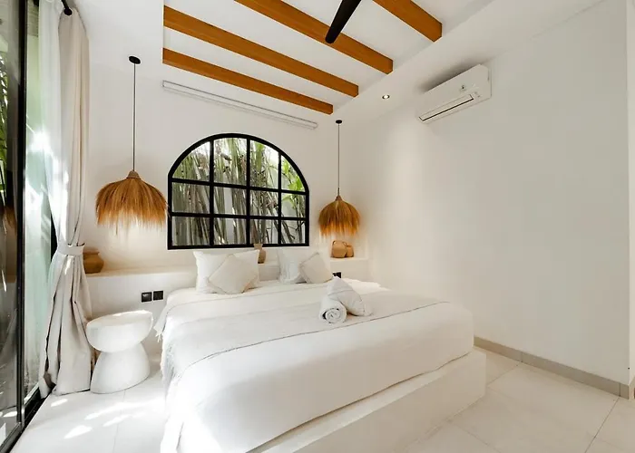Casa Petak 8 - Tropical Haven Stylish 3br With Pool In Pererenan