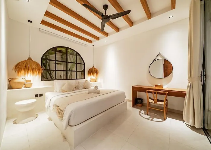 Casa Petak 8 - Tropical Haven Stylish 3br With Pool In Pererenan
