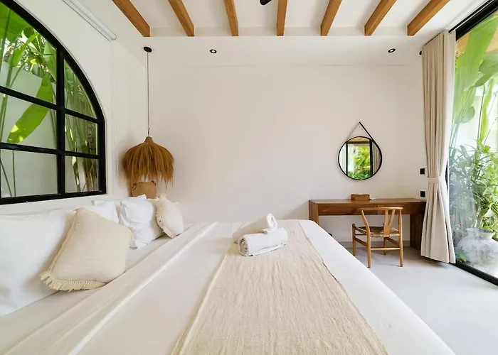 ヴィラ Casa Petak 8 - Tropical Haven Stylish 3br With Pool In Pererenan チャングー