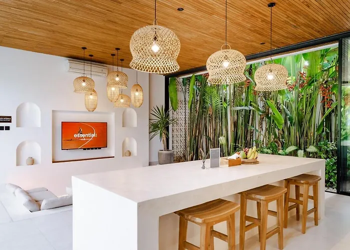 Casa Petak 8 - Tropical Haven Stylish 3br With Pool In Pererenan